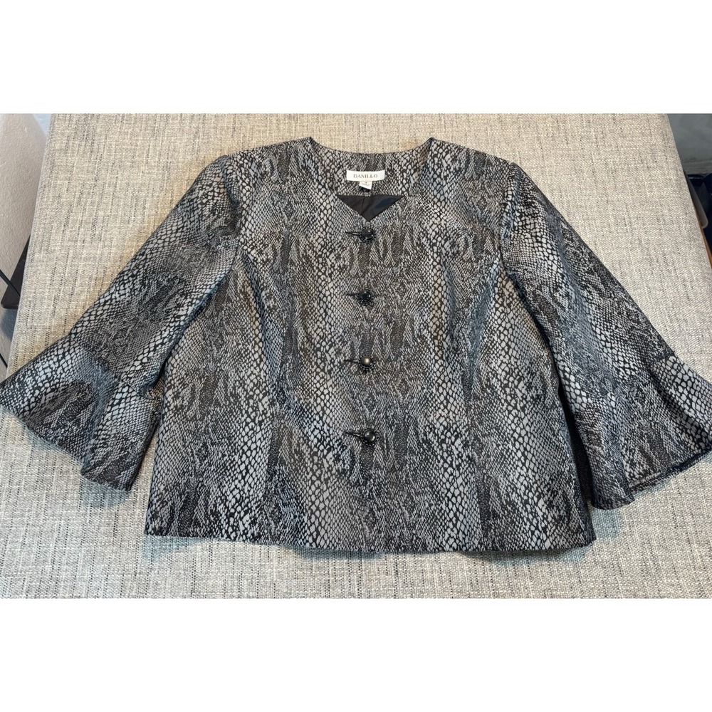 Danillo Jacket‎ Snakeskin Black White Gray  Fabric Button Size 18 Flared Sleeve